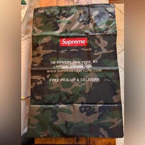 Supreme camo drawstring bag large